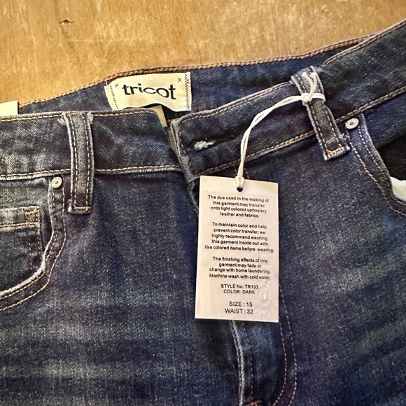 Mid Rise Distressed Ankle Crop Jeans - Picture 14 of 14